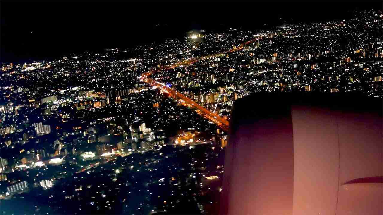 [4K夜景]ANA 272便 夜の福岡空港を離陸 Night view of Fukuoka - YouTube
