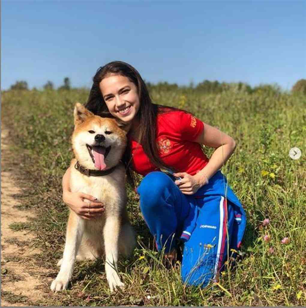 秋田犬マサル、ロシアで大人気　「そろって来日を」とザギトワ選手 - 産経ニュース