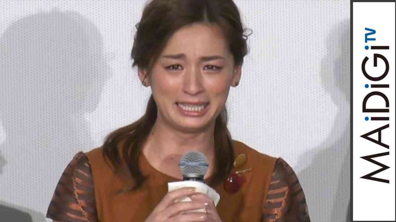 尾野真千子、スタンディングオベーションに感涙　初日舞台あいさつで「こんな経験初めて…」　映画「いつまた、君と ～何日君再来」初日舞台あいさつ1 - YouTube