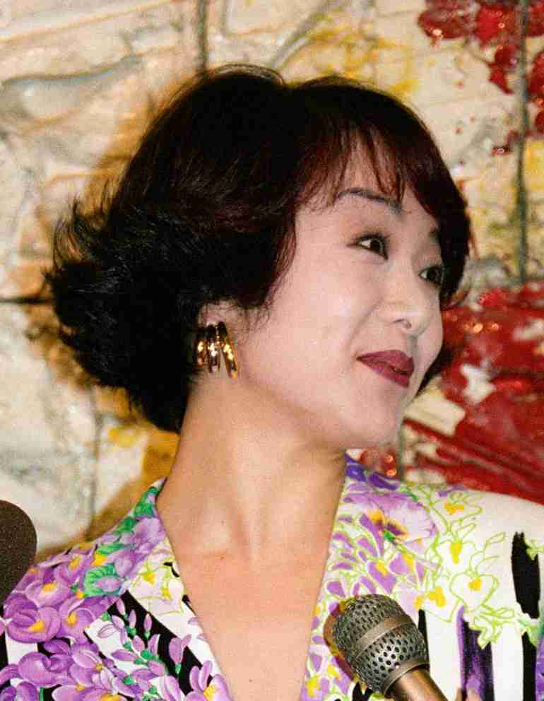 南美希子、「お相手が独り身に…」文言に「小娘じゃあるまいし」