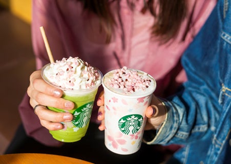 スタバ「さくら さくらんぼ フラペチーノ」さくらんぼの果肉感×ストロベリー風味の隠し味