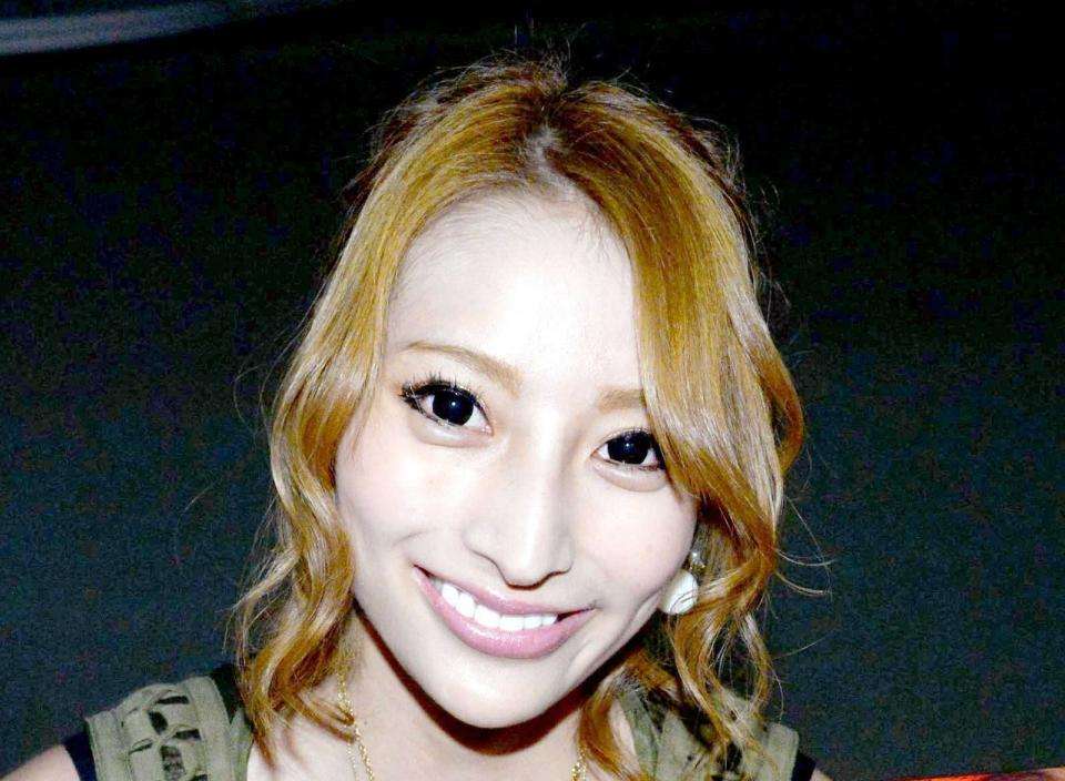 加藤紗里　カトリック信者であると投稿…「家族みんな」、返信に「離婚したのでは」