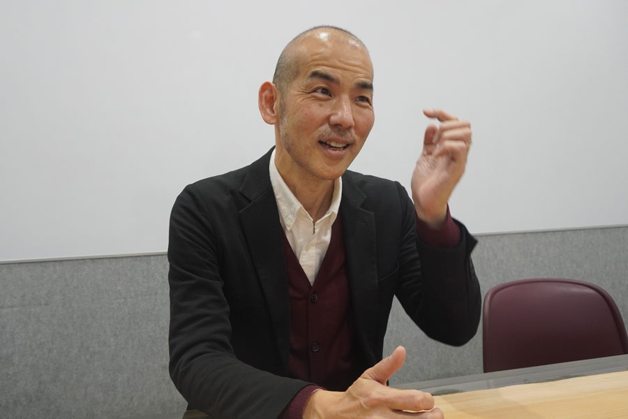 家族愛の歌「home」ヒットさせた木山裕策さんはシェアオフィス通いの日々