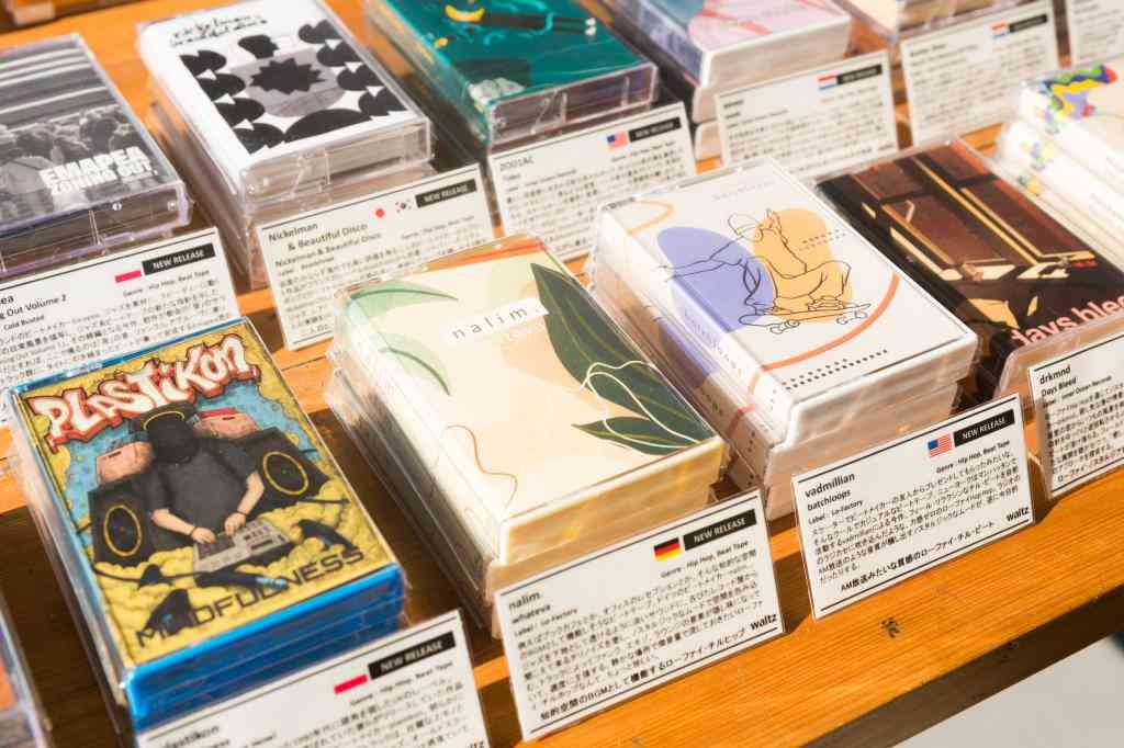 聴き放題の時代に「カセットテープ」の波　不便で面倒なのに人気の理由