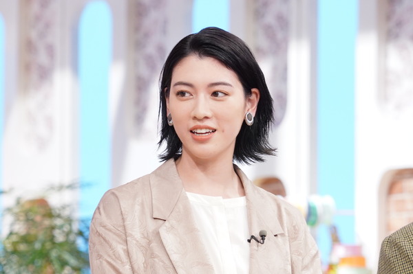 三吉彩花、父親とディズニーランドデート！高校生まで一緒にお風呂 | RBB TODAY