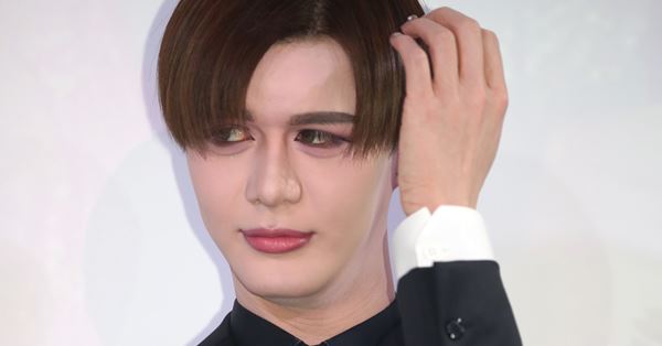Matt 美容費用は年間500万円…収入10倍でも実家住みの理由 | 女性自身
