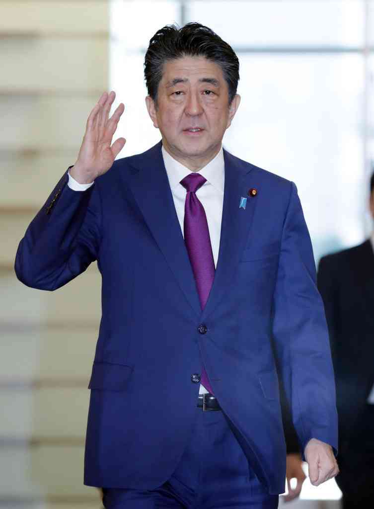 政府、広がる批判に焦り　「水際で失敗」、支持率に影　新型肺炎（時事通信） - Yahoo!ニュース