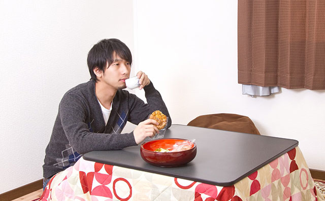 手越祐也「部屋の動画」持ち帰りキャバ嬢が流出に騒然……飽きられてもチャラ男健在｜エンタMEGA