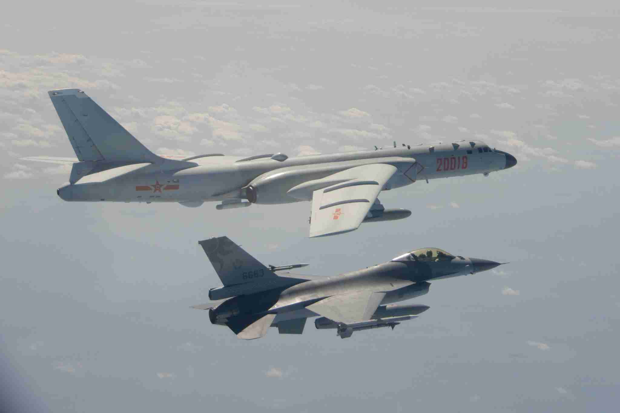 中国軍機が台湾海峡の中間線越え、台湾「今は武漢ウイルスに対処すべき時」（ＡＦＰ＝時事） - Yahoo!ニュース
