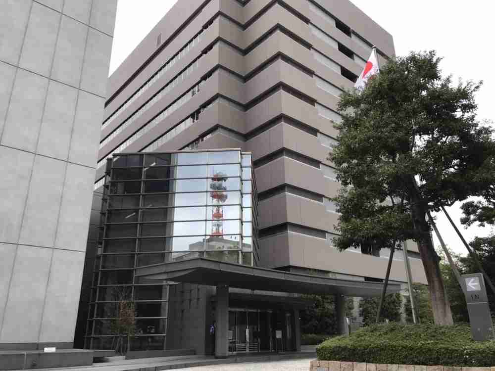 「絶対にやってはいけない事を…」捜査中寄ったコンビニに“拳銃”置き忘れる 31歳警察官懲戒処分 - FNN.jpプライムオンライン