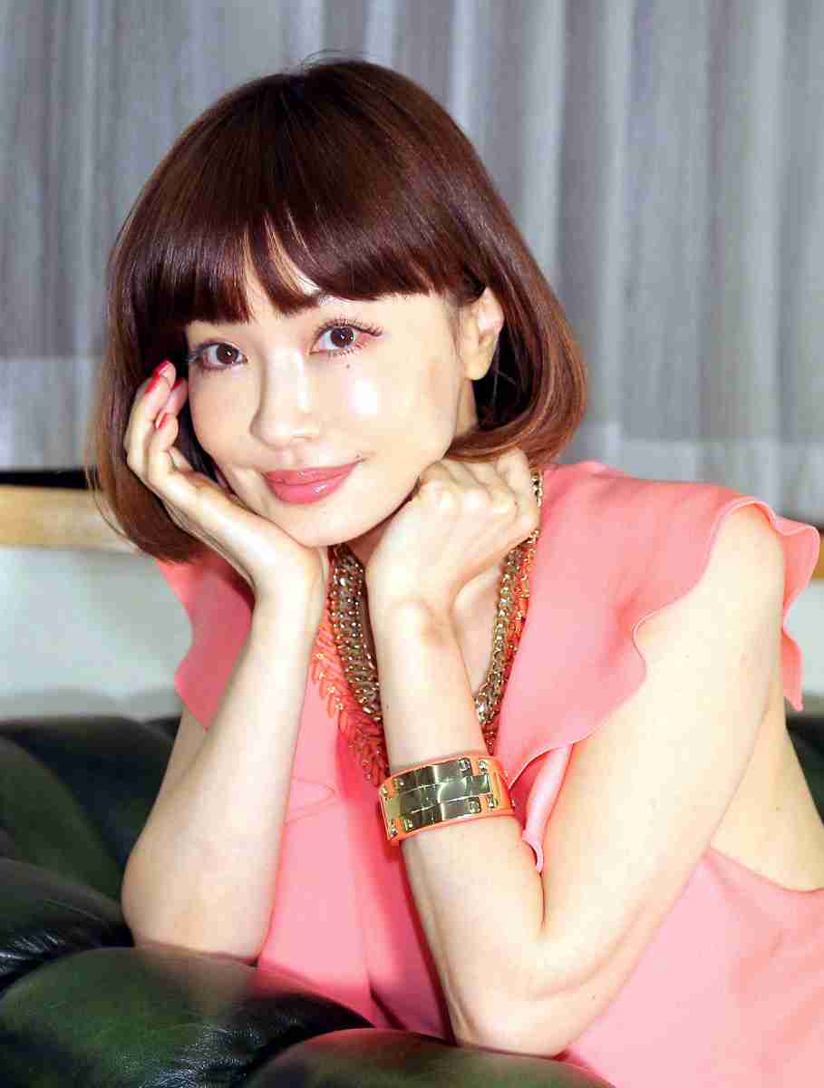 平子理沙「どうしても受け入れられない点が多く、辞めることに」プロデュース化粧品で経営会社との契約打ち切り