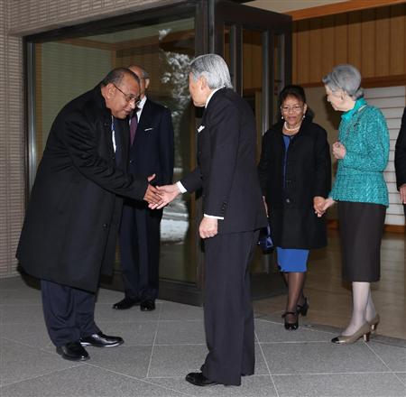 2月発表はナシ　眞子さま意志固く小室圭氏との結婚再延期の舞台裏