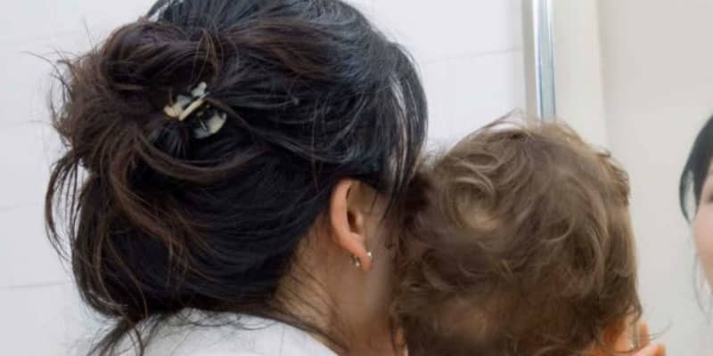 心臓発作で倒れ母親が急死　下敷きになった4ヶ月の息子も窒息死　女性の死がもたらした悲劇に、育児に追われる多くの親たちが衝撃を受けている。 ｜ しらべぇ