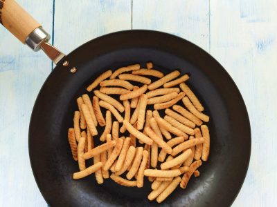 かっぱえびせんを美味しくする「裏ワザ」→フライパンで煎る