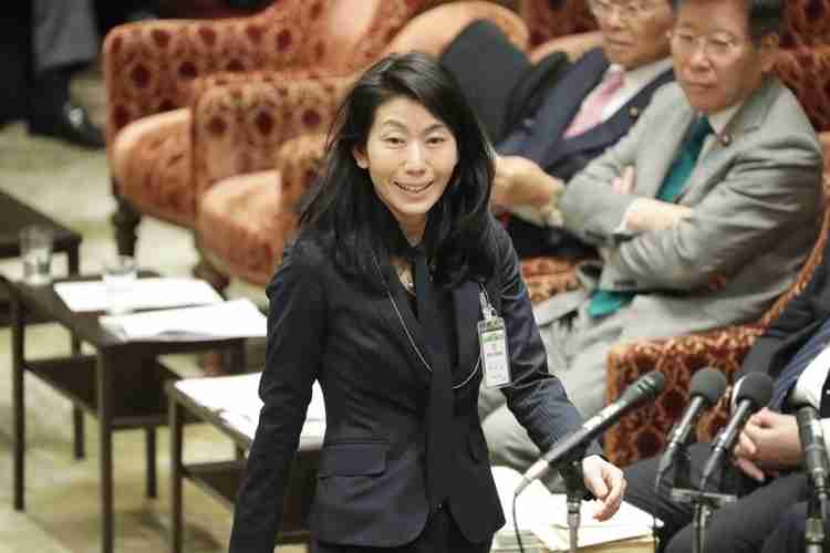 厚労省水際対策担当審議官　自らの不倫疑惑の水際対策に懸命（NEWS ポストセブン） - Yahoo!ニュース