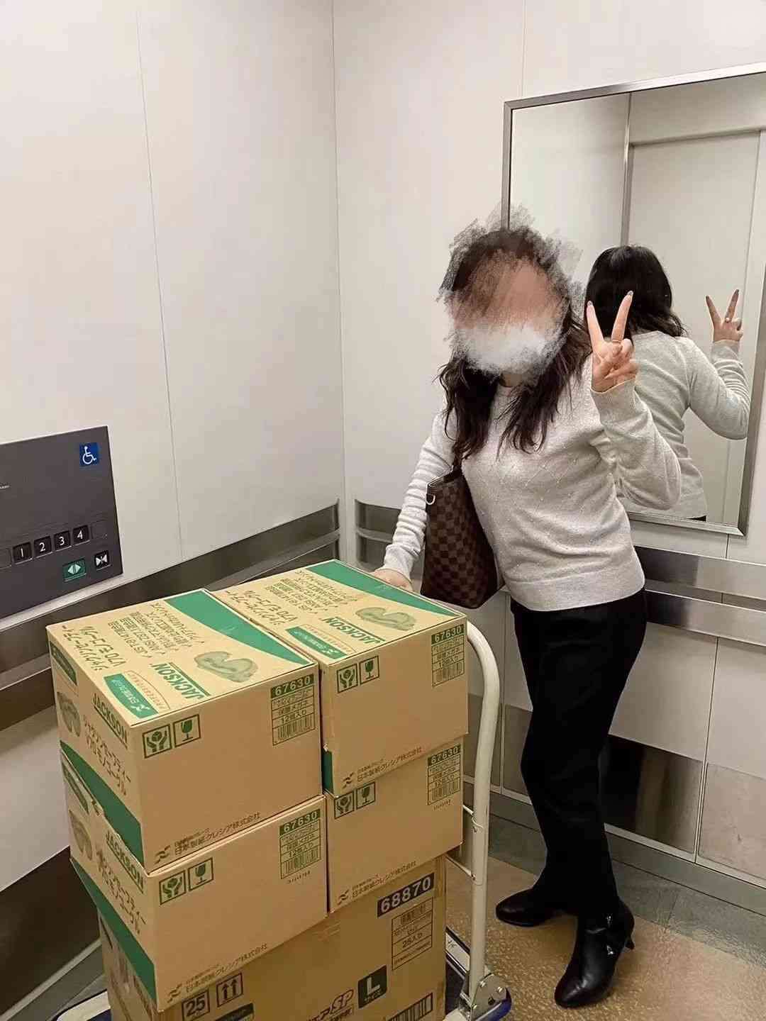 新型ウイルス チャーター機で帰国の男性2人 感染確認