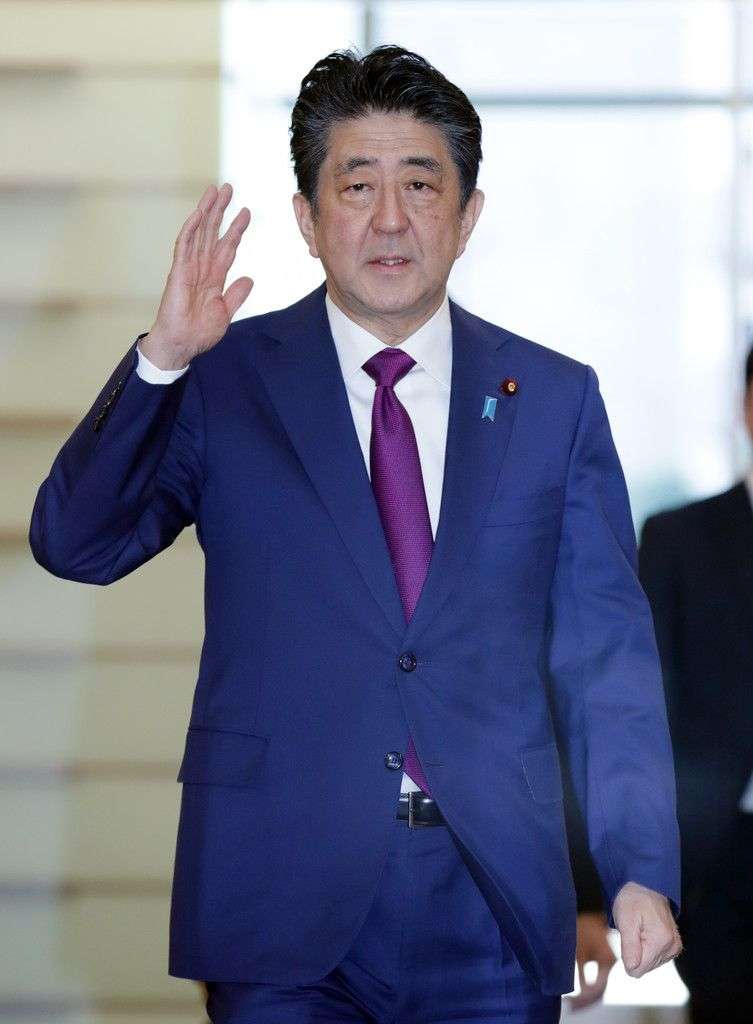 政府、広がる批判に焦り　「水際で失敗」、支持率に影―新型肺炎：時事ドットコム