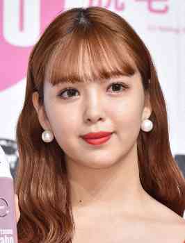 藤田ニコル 自撮りの ほうれい線 消すために月額課金 うちも整形しちゃおうかな ガールズちゃんねる Girls Channel