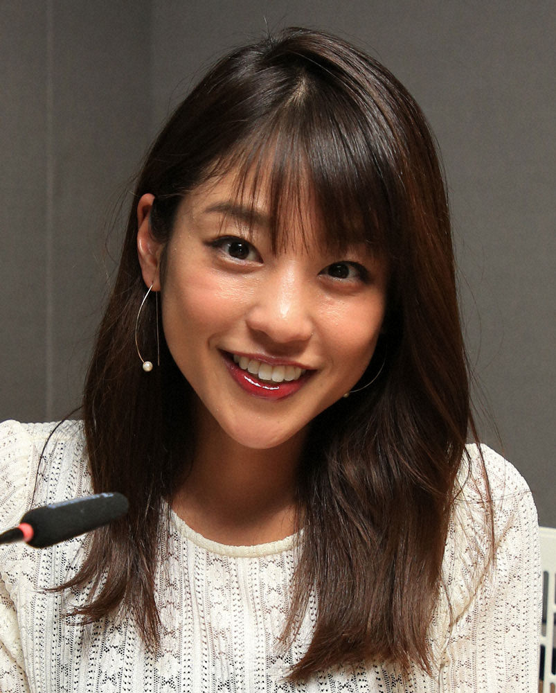 岡副麻希アナ「ぎゅーっ」“セルフハグ”公開　ファン反響「抱きしめられたい」― スポニチ Sponichi Annex 芸能