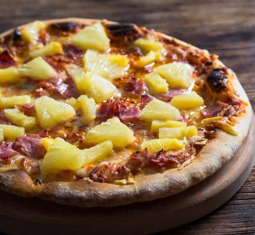 「ピザの具にパイナップルは禁止したい」アイスランド大統領の発言で騒動に