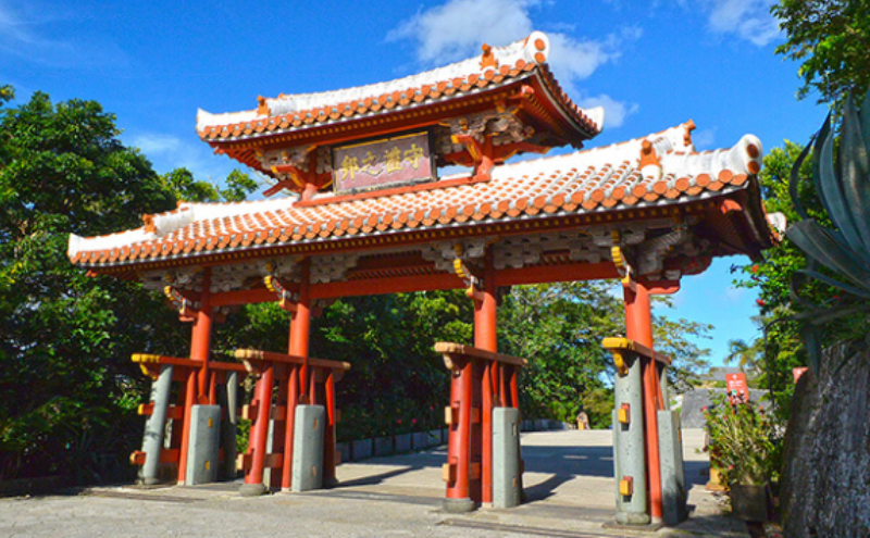 沖縄人は観光客が嫌い？！観光発展（観光客増加）でも