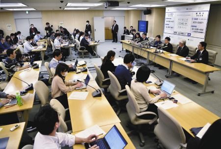 キングコング西野亮廣　小池都知事の外出自粛要請に「会見に大勢の人を集めるボケ、なんなん？」