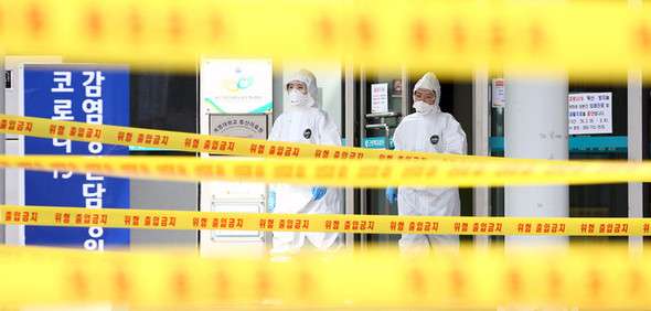 高危険群の死亡、どう防ぐ…「高齢者、基礎疾患者の優先検査を」 : 政治•社会 : hankyoreh japan