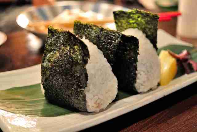 昆布やかつお節にも負けてない！　海苔のトリプルうまみ成分とは？