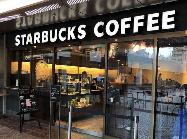 スターバックスの利用者は意外と低年収 若い世代が多く平均年齢が約40歳 - ライブドアニュース