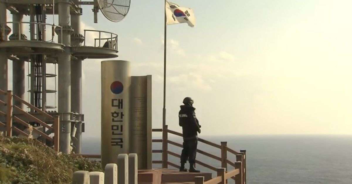 日本経済新聞社、企業CMで竹島に韓国旗が掲げられた映像をサブリミナル的に使用!! 炎上→謝罪→説明不足で追加炎上!! - Togetter