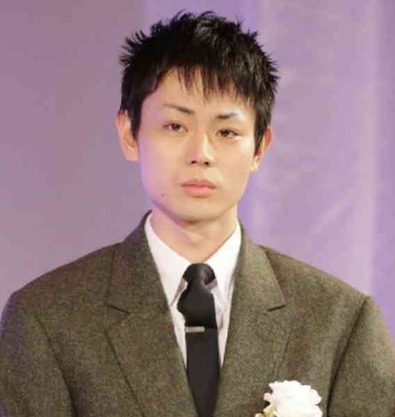 【菅田将暉】菅田将暉に小松菜奈と熱愛報道…“モテ男”に数々の女性遍歴｜日刊ゲンダイDIGITAL
