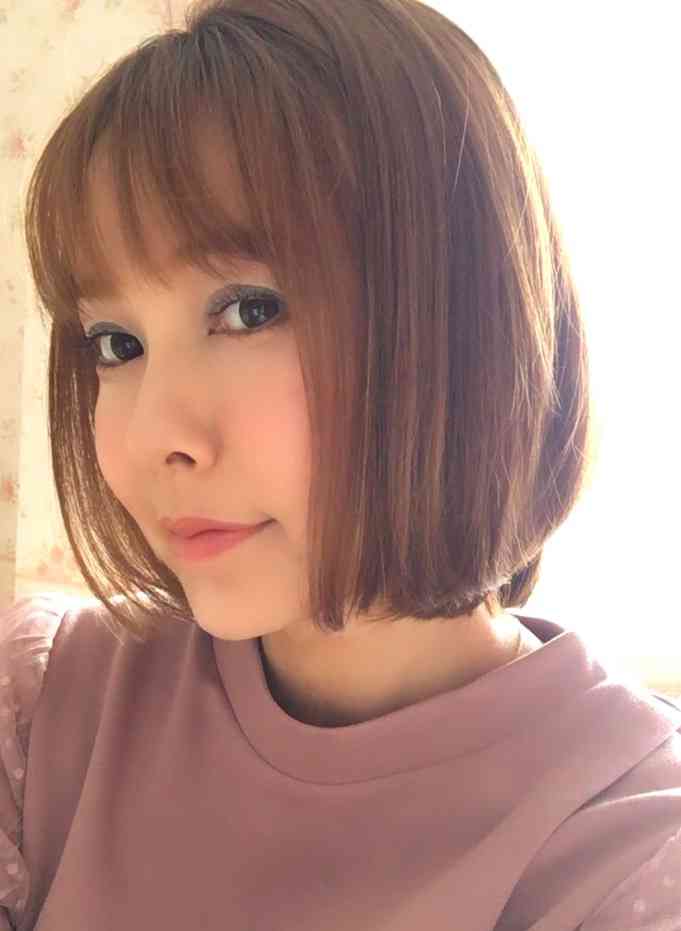 昨年4度目婚の上原さくら これって何かのストレス解消 それともある種の自傷行為 自分で髪切る ガールズちゃんねる Girls Channel