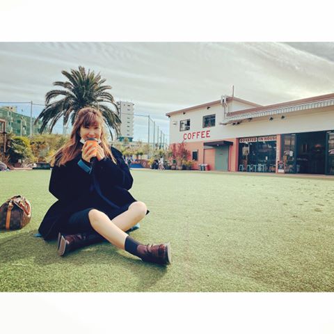 「絵になります」「人を幸せにする笑顔」紗栄子、自然体なのんびりショットに称賛の声 | AbemaTIMES