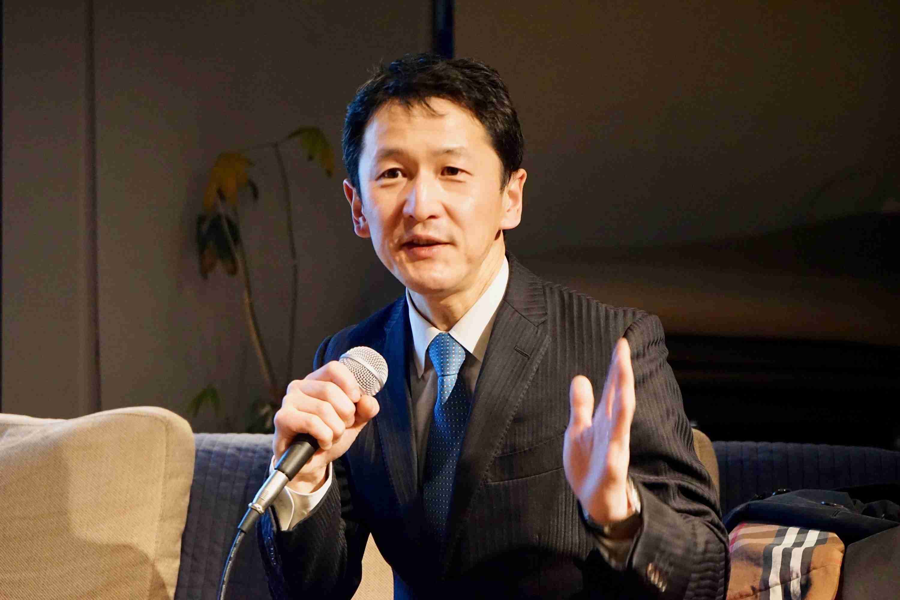 「新型コロナウイルスの再感染は致死的」医師の動画に批判、専門家「信用しないで」