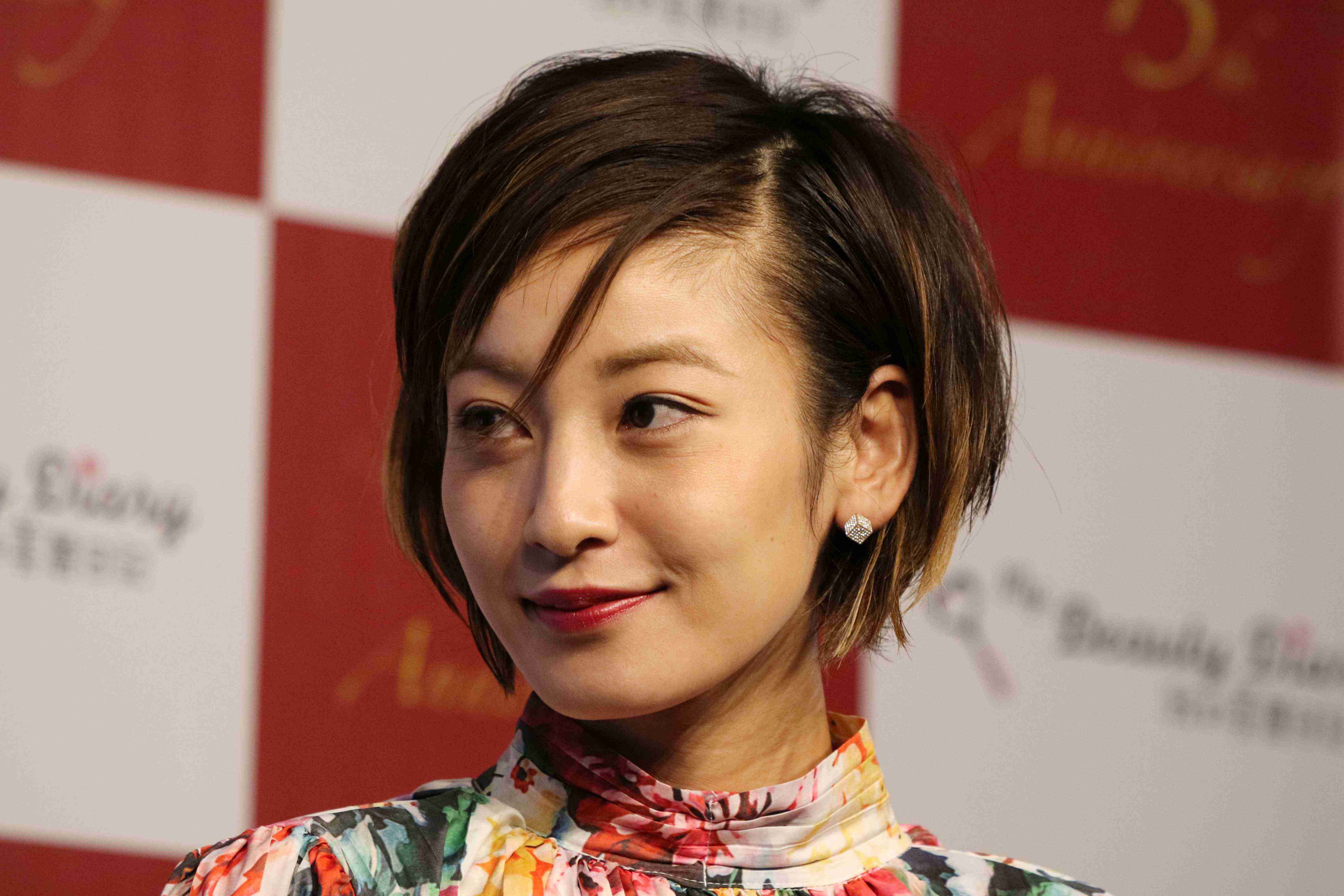西山茉希、YouTubeですっぴん公開　「顔に塗っているモノ」にも驚き – ニュースサイトしらべぇ