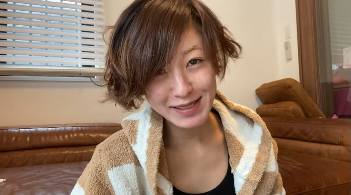 西山茉希、YouTubeですっぴん公開  「顔に塗っているモノ」にも驚き