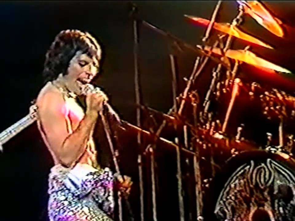 28. Stupid Cupid (Queen In Earls Court: 6/6/1977) [Filmed Concert] - YouTube