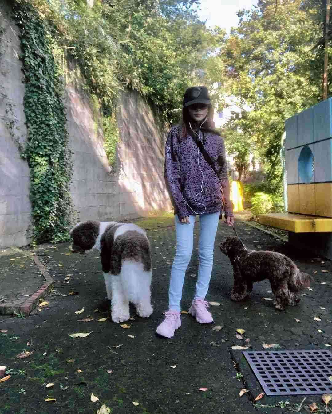 工藤静香、大きく口を開けたあくび写真を投稿　「びっくりした…」