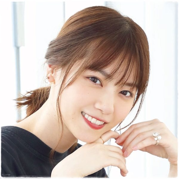 西野七瀬、派手色コーデで新鮮な魅力「何着ても似合う」「美しさに脱帽です!!」