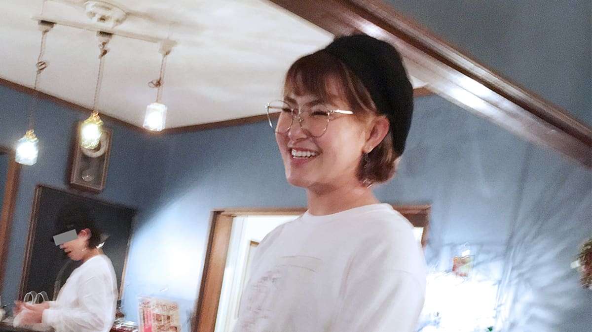 島崎遥香、村上佳菜子……アルバイトをする芸能人が急増中のワケ | FRIDAYデジタル