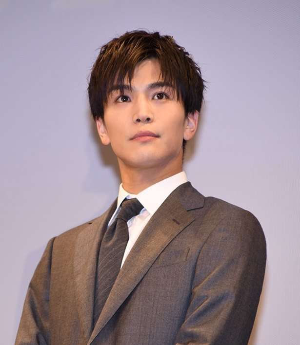 三代目JSB 岩田剛典のウインクSHOTにファン歓喜「これ罪でしょ!?」「イケメンすぎて倒れそうになった…」 （1/2） | 芸能ニュースならザテレビジョン