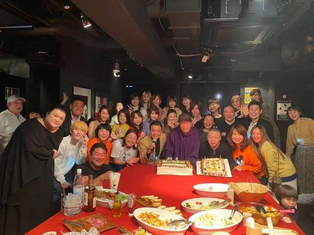足立梨花の「1カ月以上会ってませんので大丈夫」ツイートに“冷たい”の声