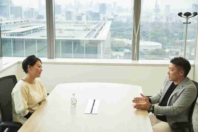 女芸人・友近に聞く、新時代に求められる「若者の力」と「自分の見つけ方」