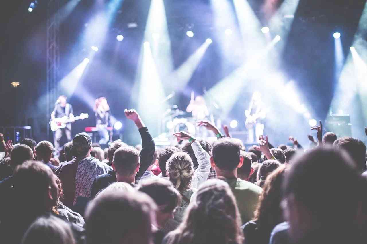 クドカンの感染経路？ 出演者がコロナ感染のライブハウスに来場、内情を明かした運営会社会長は辞任発表 (2020年4月3日) - エキサイトニュース