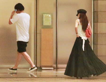 「44億円破産」した接骨院MJG 元AKB板野友美にポルシェ