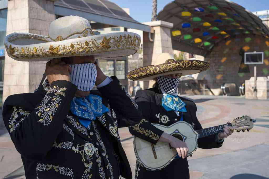 「マスク」習慣ない欧米で相次ぎ方針転換　各国メディアがマスク文化を分析 - 産経ニュース