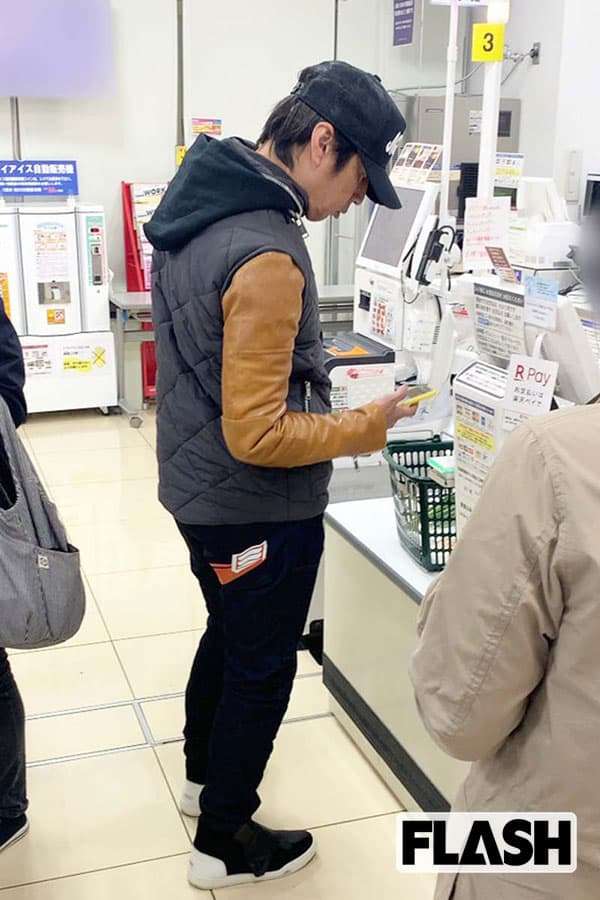 チュートリアル徳井義実、スーパーのレジ袋に「有料なの?」