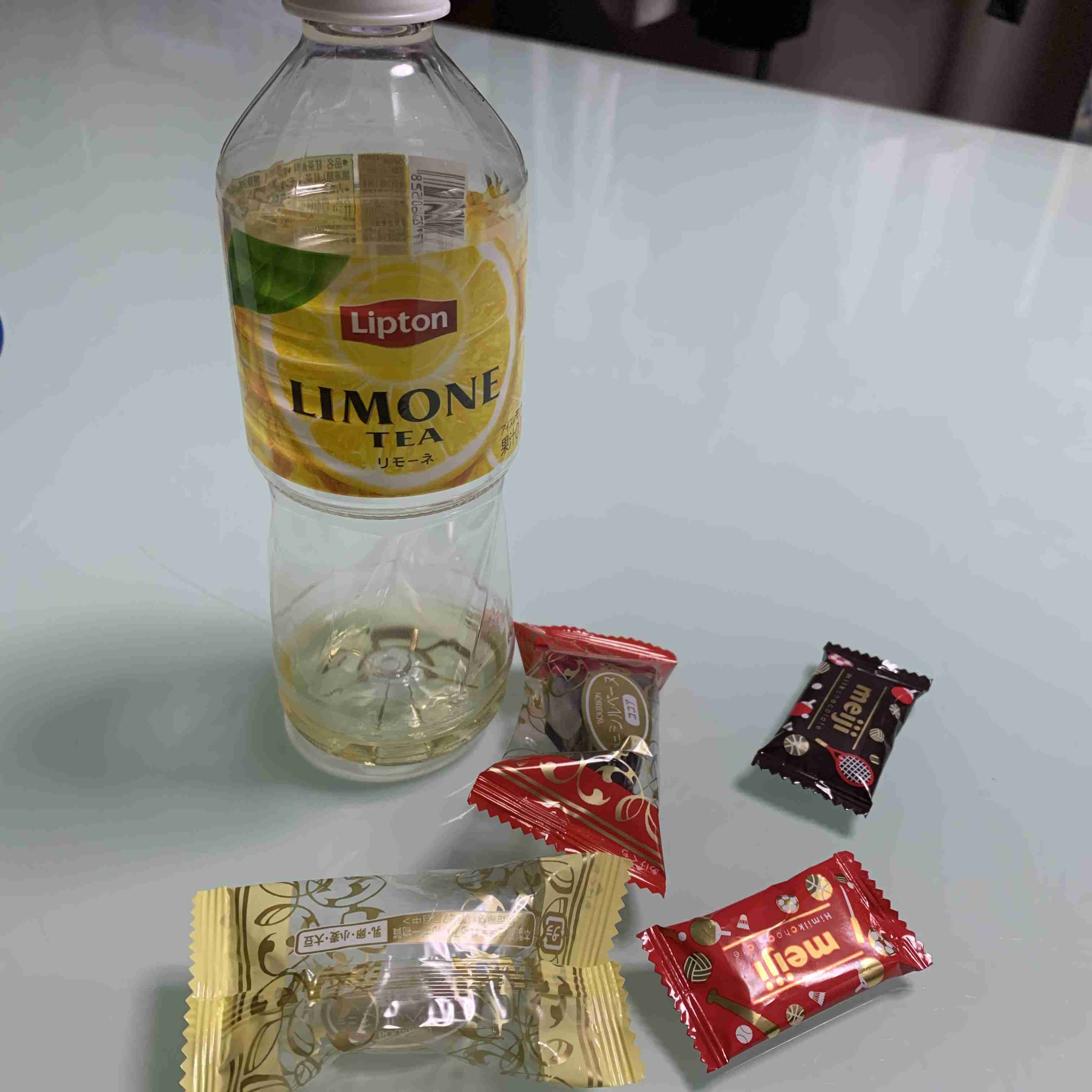 今テーブルの上にあるもの！