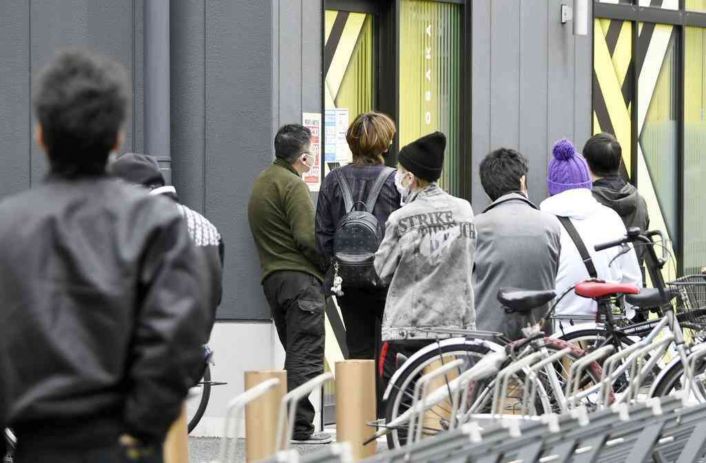 休業一転、再開の都内パチンコ店　SNS炎上「呆れた」