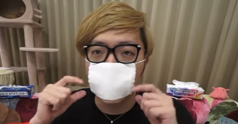 ヒカキンさん、政府配布の布マスク２枚が届き試着「悪くないねぇ！」（動画あり） : ツイッター速報
